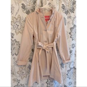 Betsey Johnson Light Trench coat